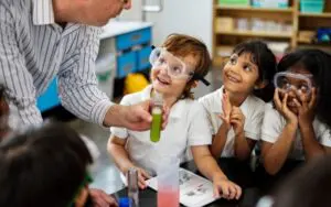 Benefits of Laboratory Courses in Education
