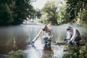 Testing for water quality by environmental laboratory