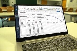 Alternative to LIMS, Source: https://commons.wikimedia.org/wiki/File:Lab-notebook-spreadsheet-simulation.jpg